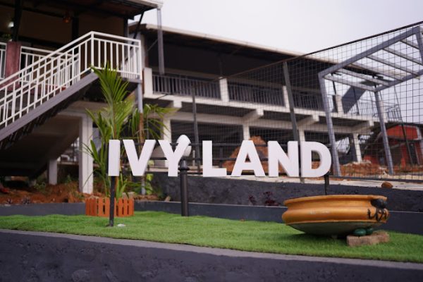 Ivy Land Homestay - Image 10