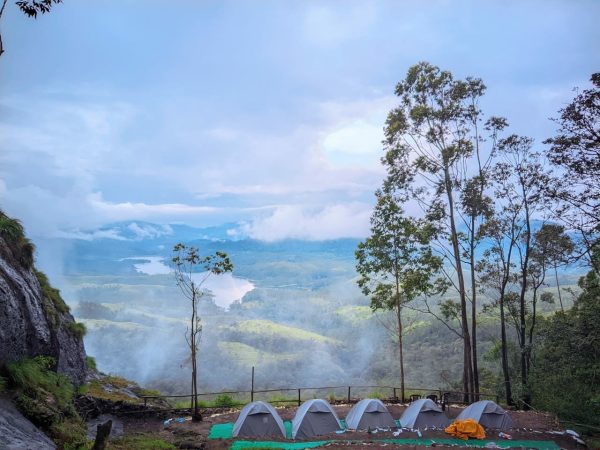 Munnar Kolukkumalai Tent Stay