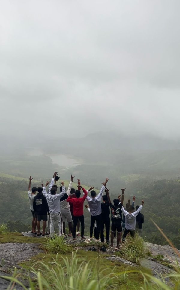 Kolukkumalai Sunrise Trekking with Waterfall Hiking - Image 3