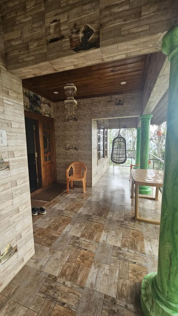 suryanelli-homestay-with-balcony