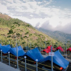 Kolukkumalai Sunrise Tent Stay Suryanelli