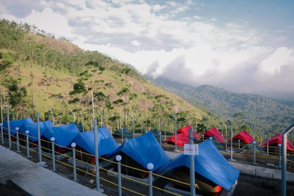 Kolukkumalai Sunrise Tent Stay Suryanelli