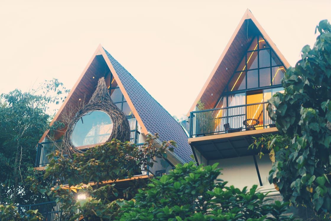 A frame cottage with Pool