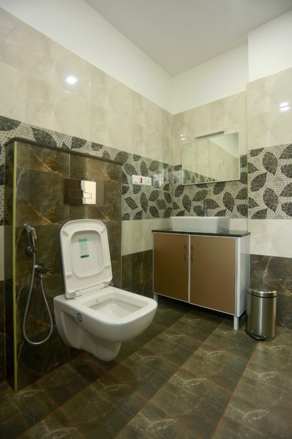 2 BHK - Image 2