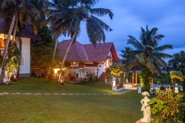 Swimming pool resort in Poovar