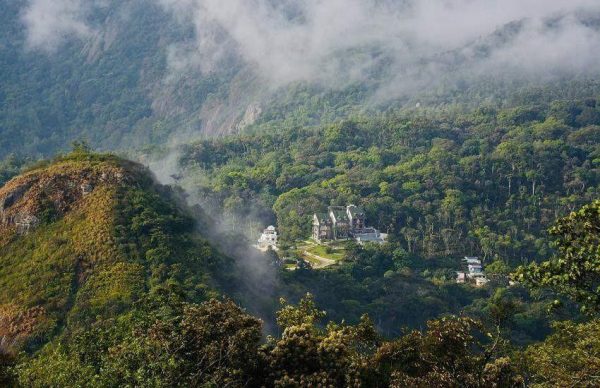 Private Bungalow Stay in Chinnakkanal with Swimming Pool