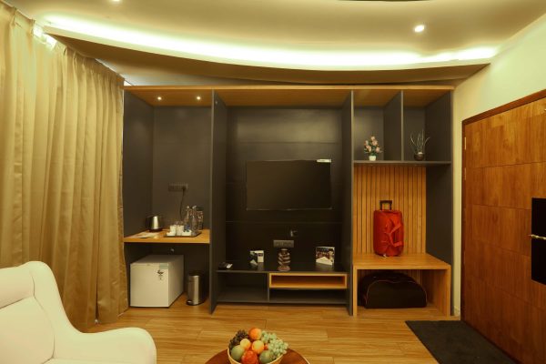 Luxury Resort in Kuruva with Jacuzzi and Plunge pool - Image 25