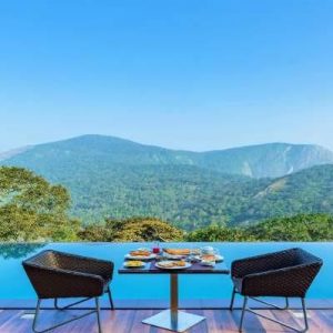 Private Bungalow Stay in Chinnakkanal with Swimming Pool