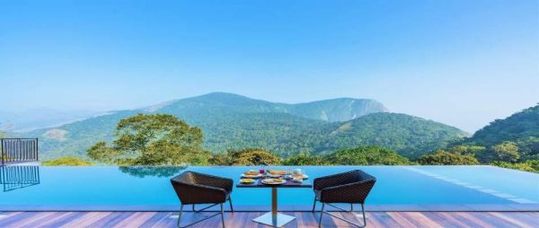 Private Bungalow Stay in Chinnakkanal with Swimming Pool