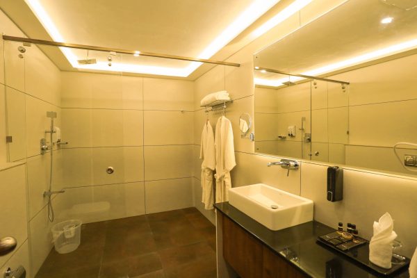 Luxury Resort in Kuruva with Jacuzzi and Plunge pool - Image 24