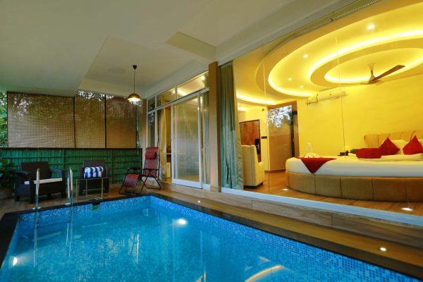 Luxury Resort in Kuruva with Jacuzzi and Plunge pool - Image 29