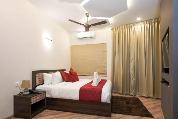 Luxury Resort in Kuruva with Jacuzzi and Plunge pool - Image 30