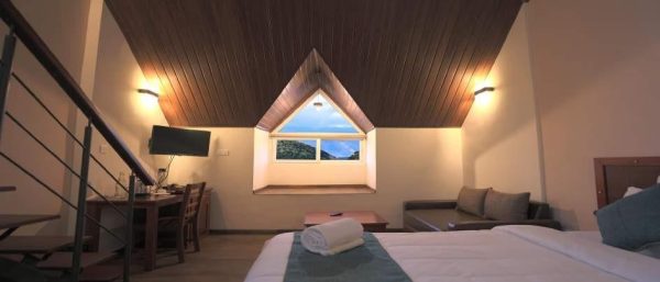 Private Bungalow Stay in Chinnakkanal with Swimming Pool
