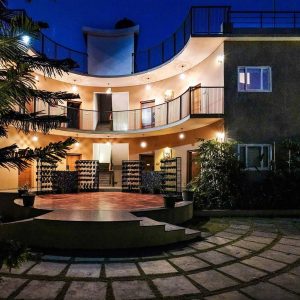 Luxury Resort in Kuruva with Jacuzzi and Plunge pool