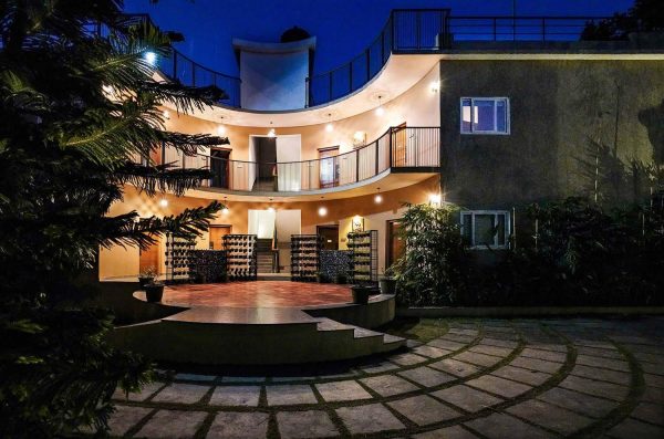 Luxury Resort in Kuruva with Jacuzzi and Plunge pool