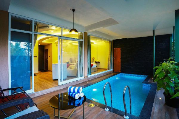 Luxury Resort in Kuruva with Jacuzzi and Plunge pool - Image 23