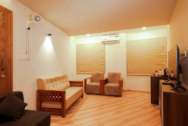 Luxury Resort in Kuruva with Jacuzzi and Plunge pool - Image 32