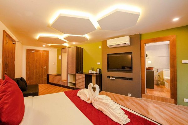 Luxury Resort in Kuruva with Jacuzzi and Plunge pool - Image 21