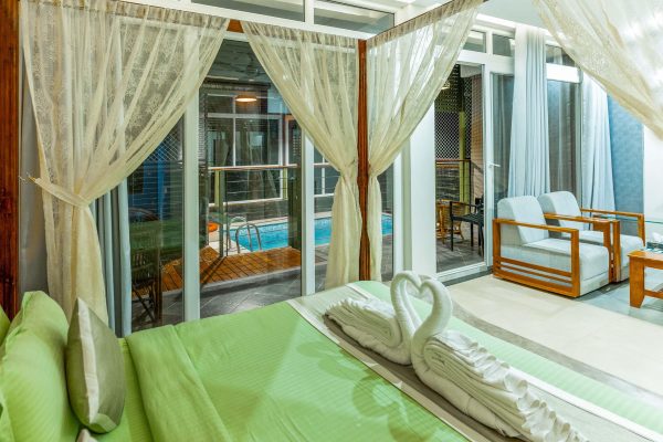 Luxury Resort in Kuruva with Jacuzzi and Plunge pool - Image 41