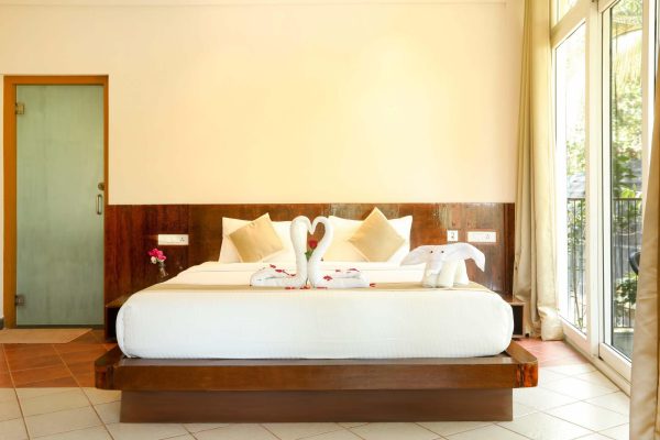 Luxury Resort in Kuruva with Jacuzzi and Plunge pool - Image 6