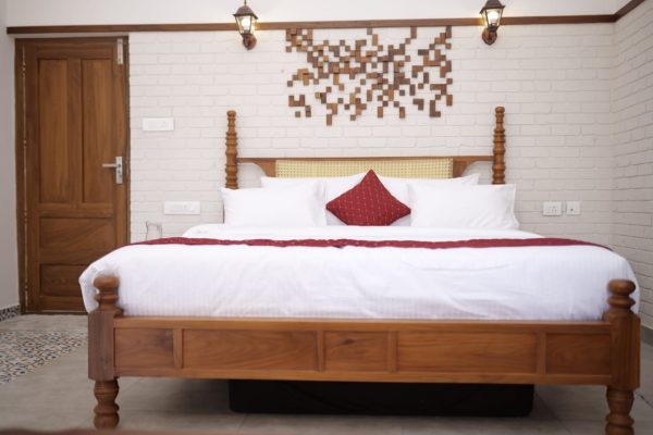 Private Pool Villa In Vagamon - Image 12
