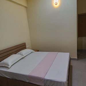 Family-Friendly Stay Near Kakkadampoyil