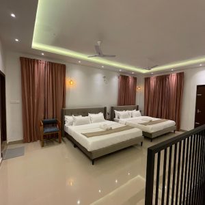 Luxury Family Villa with Private Pool in Kakkadampoyil